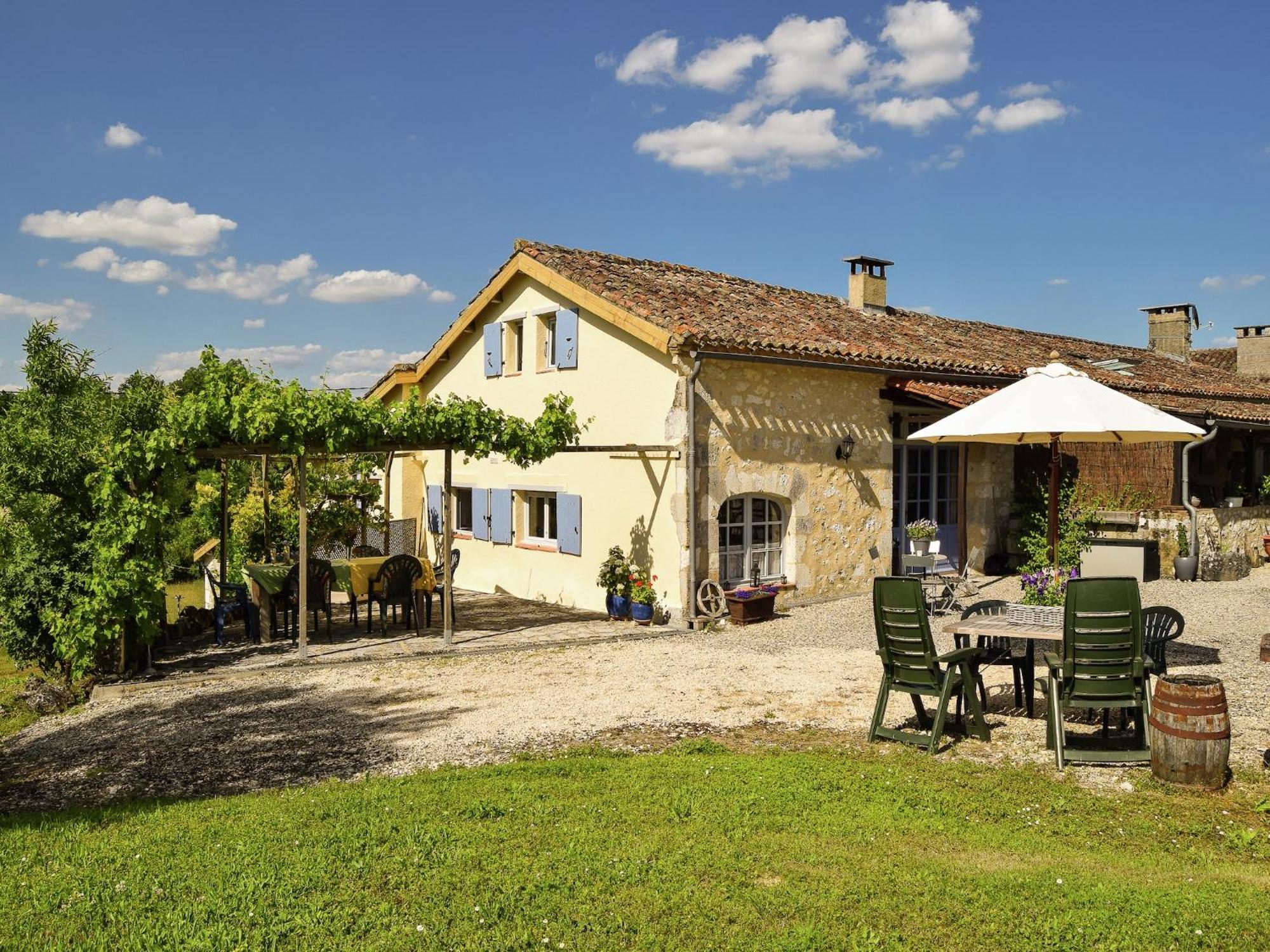 Snug Cottage In Saint Eutrope De Born With Pool Εξωτερικό φωτογραφία